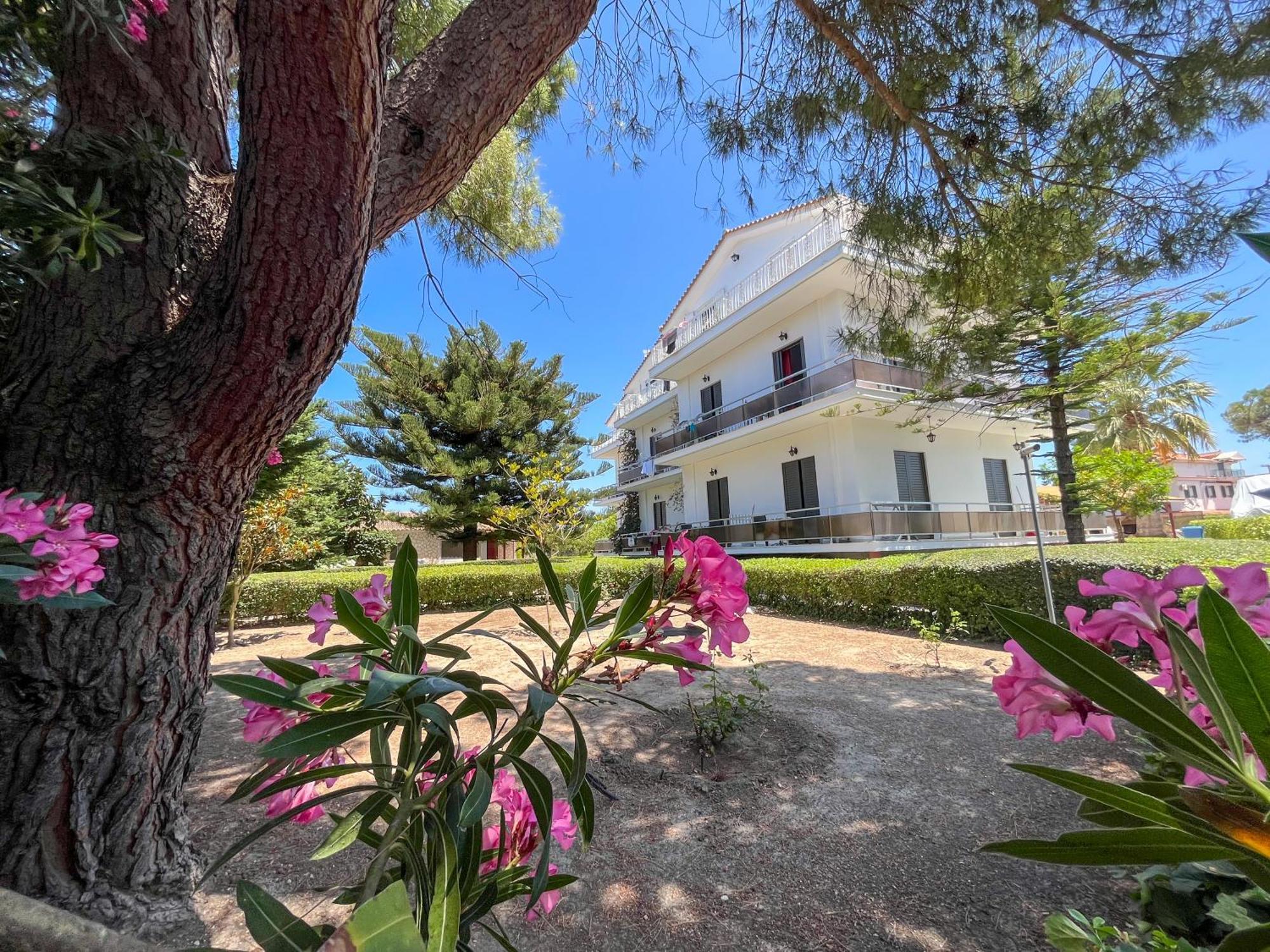 Pettas Apartments Zakynthos Town Exterior photo