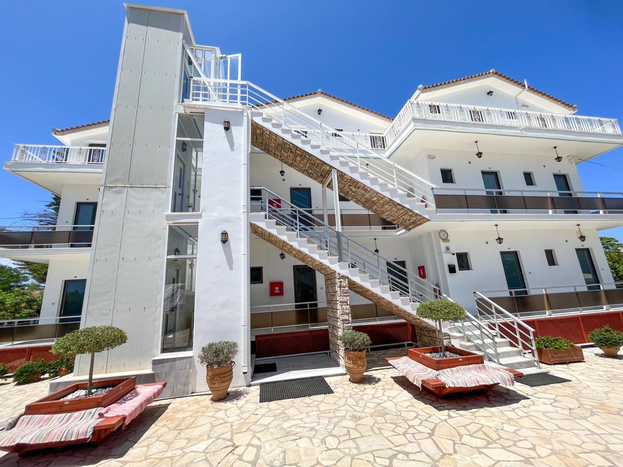 Pettas Apartments Zakynthos Town Exterior photo